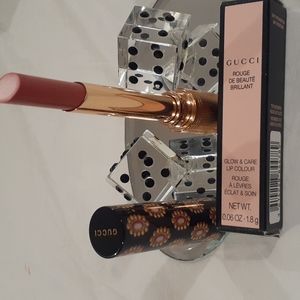 Gucci glow&care lip.color